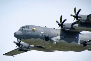 Một chiếc AC-130J Ghostrider thuộc Phi đội Đặc nhiệm số 4 thực hiện màn trình diễn trên không. Ảnh: AFSOC