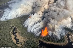 Tuần trước, 6 nhà lập pháp Hoa Kỳ đã viết thư cho đại sứ Canada, phàn nàn rằng khói cháy rừng trôi về phía nam khiến người Mỹ khó tận hưởng mùa hè.