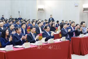 Thủ tướng Phạm Minh Chính và các đại biểu dự Hội nghị triển khai nhiệm vụ năm 2025 của Đài Truyền hình Việt Nam. (Ảnh: Dương Giang/TTXVN)