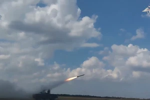 Tên lửa Kinzhal xuất kích, phá hủy nhiều mục tiêu tầm xa