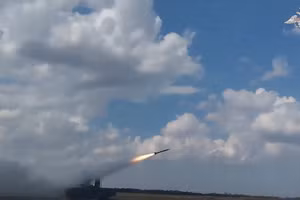 Tên lửa Kinzhal xuất kích, phá hủy nhiều mục tiêu tầm xa