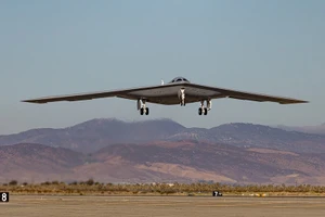Chiếc B-21 Raider thử nghiệm thứ hai hạ cánh, nỗ lực thử nghiệm vũ khí và hệ thống nhiệm vụ – Nguồn: Không lực Mỹ.