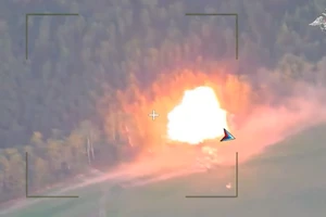UAV Geran tập kích trạm chỉ huy, hỏa lực phá 14 xe tăng, 90 xe bọc thép