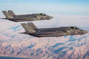Phòng không Iran được cho là đã bắn trúng tiêm kích F-35 của Mỹ.