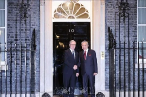Thủ tướng Liên hiệp Vương quốc Anh và Bắc Ireland Keir Starmer đón Tổng Bí thư Tô Lâm. Ảnh: Thống Nhất/TTXVN 