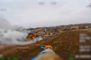 Hỏa lực dồn dập xóa sổ radar phản pháo AN/TPQ-36, hàng chục xe cơ giới