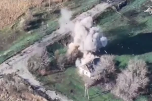 Hơn 30 kho đạn và hàng chục trạm điện tử bị đánh sập trong loạt đòn đánh mới