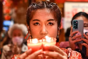 Khắp châu Á mừng năm con rắn như thế nào?