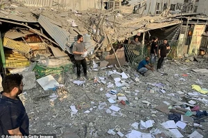 Cảnh đổ nát ở Iran sau cuộc tấn công của Israel.