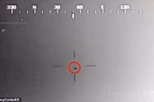 Chuyên gia UAP Ross Coulthart gần đây đã đưa ra tuyên bố rằng máy bay không người lái Tic Tac được nhìn thấy vào năm 2004 - và được ghi lại trên video - thực chất là công nghệ do con người tạo ra