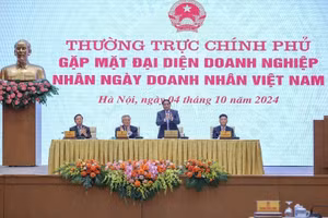 Thủ tướng Phạm Minh Chính chủ trì cuộc gặp mặt các đại diện doanh nghiệp nhân Ngày Doanh nhân Việt Nam - Ảnh: VGP/Nhật Bắc 