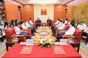 Buổi lễ diễn ra trong không khí trang trọng với sự tham dự của lãnh đạo hai đơn vị cùng đông đảo cán bộ, giảng viên, phóng viên.