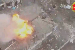 Lưới lửa từ Nga quét sạch hàng trăm UAV và loạt trạm tác chiến điện tử của Ukraine