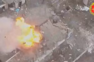 Lưới lửa từ Nga quét sạch hàng trăm UAV và loạt trạm tác chiến điện tử của Ukraine