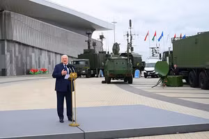 Tổng thống Belarus kêu gọi tạo công nghệ đột phá cho ra sát thủ UAV