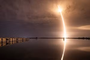 Ông Trump cho phép dùng Starlink mở Internet cho người dân Iran