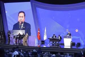 Chủ tịch Quốc hội Trần Thanh Mẫn phát biểu tại Phiên thảo luận chung về chủ đề “Nuôi dưỡng hy vọng, bảo đảm hòa bình và bảo vệ công lý cho các thế hệ tương lai”. Ảnh: Doãn Tấn/TTXVN