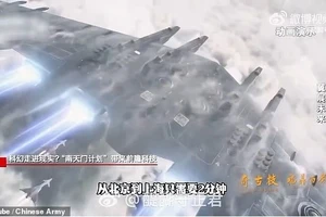 Công bố video tàu chiến ‘Star Wars’ bay rìa khí quyển, phóng 100 drone