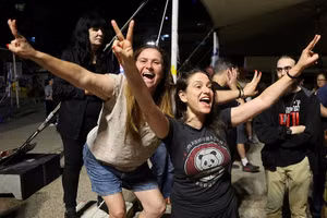 Cảnh Gaza và Israel vỡ òa sau tin ngừng bắn bất ngờ