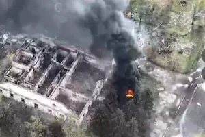 Tấn công quyết liệt nhiều hướng, xóa sổ hàng chục xe tăng và xe bọc thép