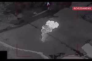 Khoảnh khắc tên lửa Iskander trút hỏa lực xuống trung tâm huấn luyện