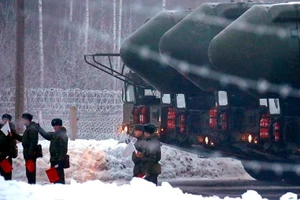 Giáo sư Mỹ cảnh báo thế giới bên bờ vòng xoáy chạy đua hạt nhân mới