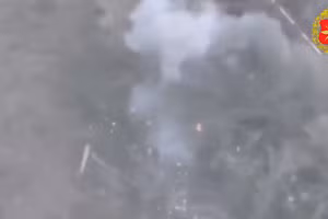 Hỏa lực đánh sập xưởng linh kiện động cơ tên lửa, xóa sổ tăng T-64