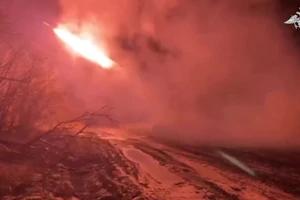 Đòn tập kích vào sân bay quân sự, lửa Mặt trời TOS-1A Solntsepyok khai hỏa