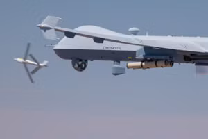 Vụ phóng Switchblade 600 từ UAV MQ-9A Reaper. Ảnh: AeroVironment