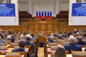 Tổng thống Vladimir Putin phát biểu tại cuộc họp với Hội đồng Lập pháp Liên bang Nga.