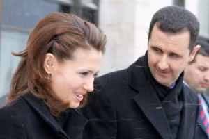 Ông Bashar Assad và vợ Asma Assad trong chuyến thăm Viện Quan hệ Đối ngoại Nhà nước Moscow ngày 25/1/2005. Ảnh: Salah Malkawi / Getty Images