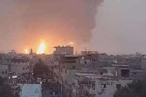 Israel tấn công cảng Hudaydah của Yemen. Ảnh: Bastillepost.