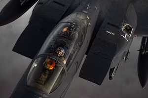 Phản ứng của Tổng thống Trump sau khi tiêm kích F-15E bị bắn hạ