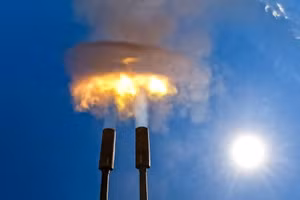 Tên lửa siêu vượt âm Kinzhal và UAV đồng loạt tập kích sân bay quân sự