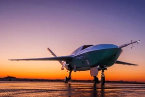 UAV chiến đấu YFQ-42A. Ảnh: General Atomics