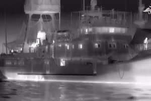 Cảnh tàu trinh sát Simferopol bị đánh chìm tại cửa sông Danube