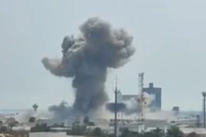 Iran phóng loạt tên lửa mới về phía Israel