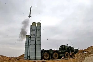 Ấn Độ ca ngợi hiệu suất của hệ thống S-400 Triumph của Nga, đóng vai trò chính trong việc bảo vệ lãnh thổ Ấn Độ trong Chiến dịch Sindoor chống lại Pakistan.