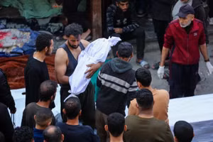 Cảnh tang thương ở Gaza khi Israel bất ngờ dội bom