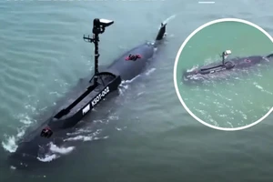 Tàu ngầm không người lái KSOT phóng ngư lôi cực mạnh