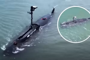 Tàu ngầm không người lái KSOT phóng ngư lôi cực mạnh