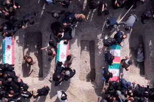 Hình ảnh Iran tổ chức tang lễ cho trẻ em thiệt mạng sau cuộc tấn công trường học