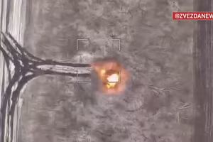 Video Lancet xóa sổ xe tăng T-72 và T-64 tại hướng Dobropillia