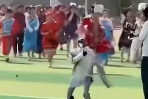 Robot ‘nổi loạn’ tại ngày hội thể thao trường học ở Trung Quốc