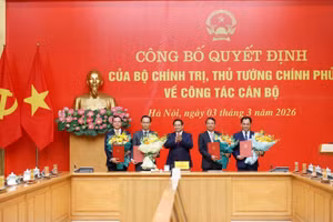 Thủ tướng trao quyết định chỉ định Phó Bí thư Đảng ủy Chính phủ và bổ nhiệm lãnh đạo 4 bộ, cơ quan ngang Bộ