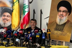 Người đứng đầu văn phòng truyền thông của Hezbollah Mohammad Afif phát biểu tuần trước. Ảnh: Haider Kadhim/Reuters.