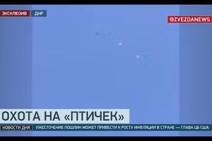 Video pháo thủ phòng không bắn tan UAV để bảo vệ xe tăng