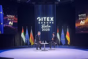 Giáo sư Geoffrey Hinton tuyên bố gia sư cá nhân AI sẽ 'hiệu quả hơn nhiều và bớt nhàm chán hơn' so với giáo viên thông thường.
