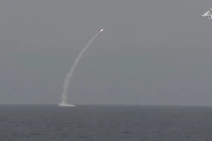 Video tàu ngầm hạt nhân Arkhangelsk phóng Kalibr diệt mục tiêu cách 600km