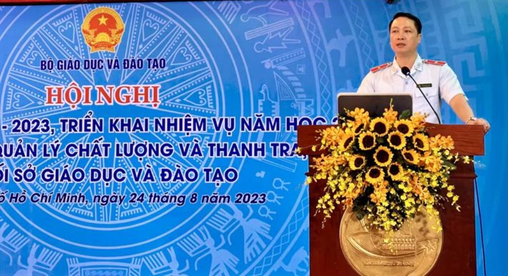 Chánh Thanh tra Bộ GD&ĐT Nguyễn Đức Cường báo cáo tại Hội nghị. Ảnh: Bộ GD&ĐT